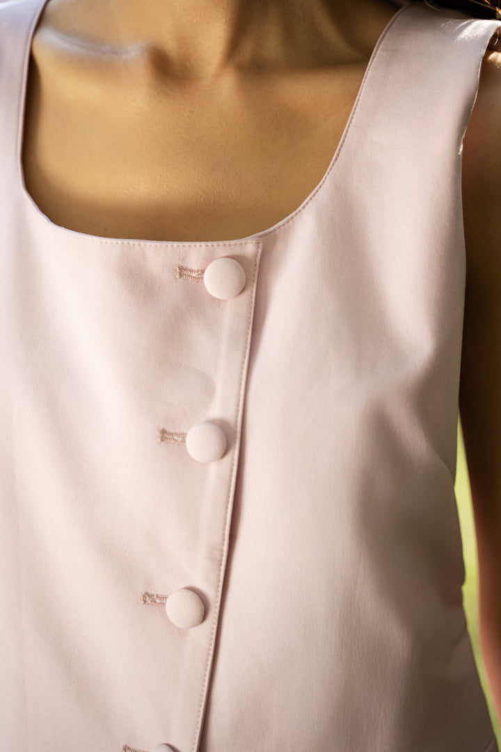 Aura Sleeveless Vest - Licci
