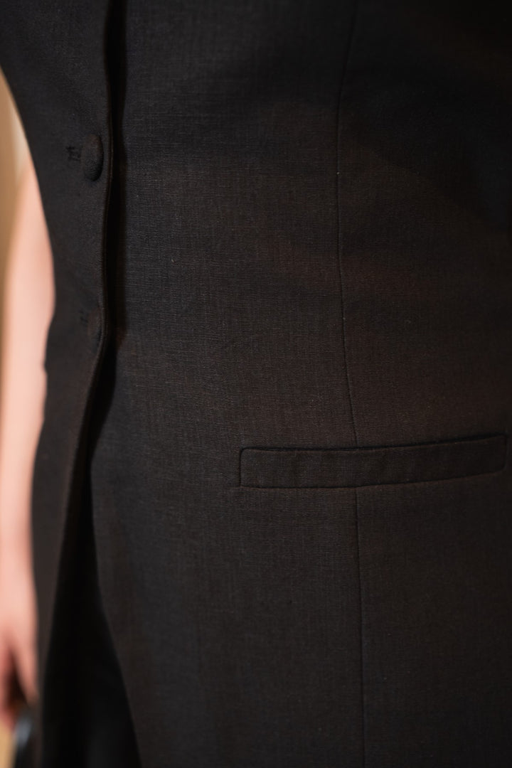 Tenebra Sleeveless Vest