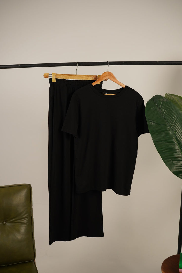 Midnight Loose Fit T-shirt - Black - Licci